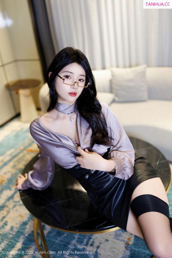   [XiuRen]高清写真图 2025.02.19 No.9904 南乔 黑丝美腿第17张图片